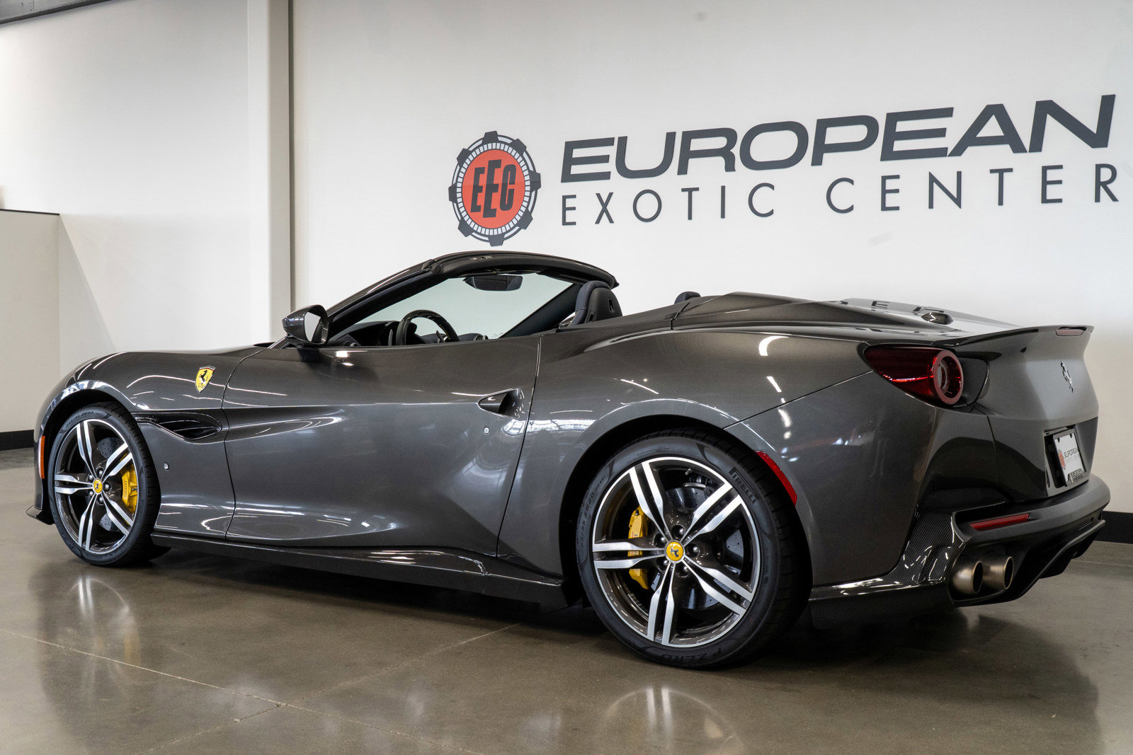 Used 2019 Ferrari Portofino RWD image 30