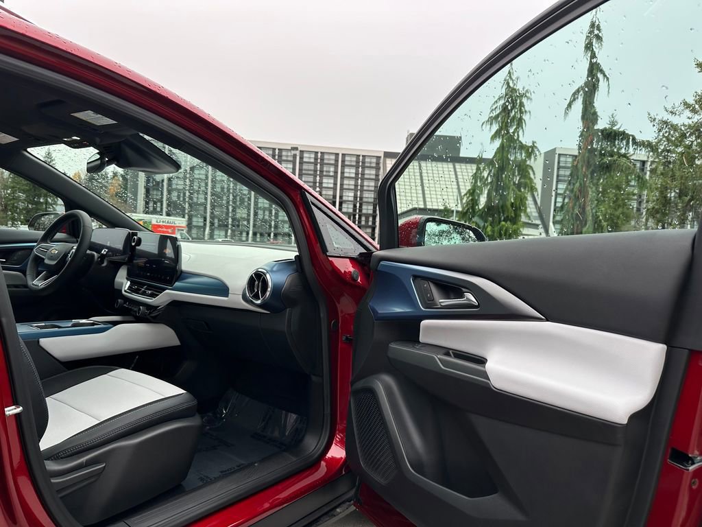 New 2026 Chevrolet Equinox EV LT image 11