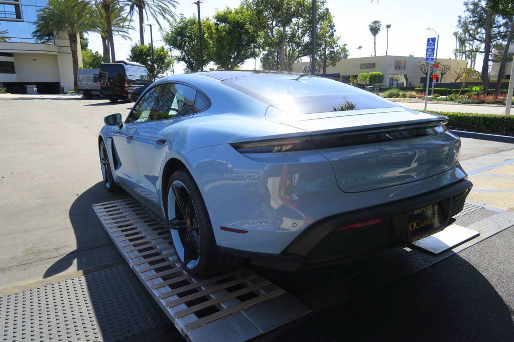 Used 2022 Porsche Taycan image 7