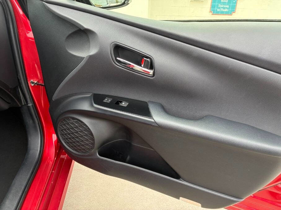 Used 2016 Toyota Prius Three Touring image 28