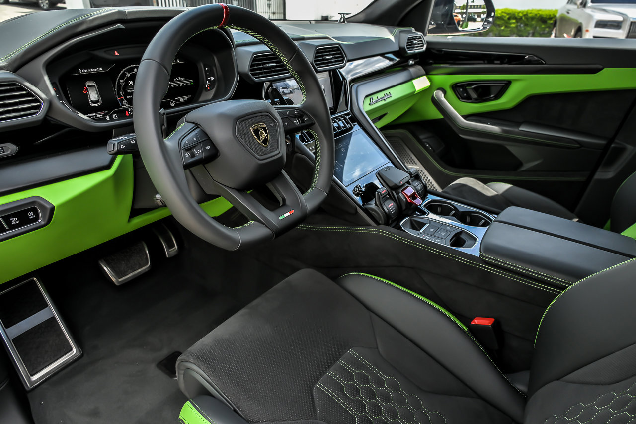 Used 2024 Lamborghini Urus S AWD/4WD image 25