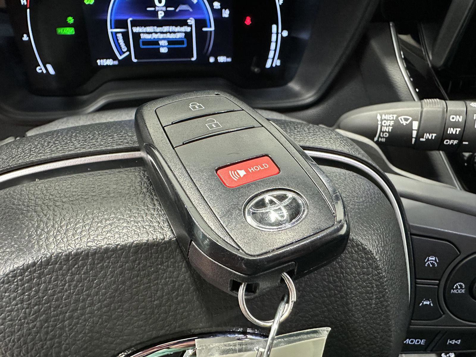 Used 2026 Toyota Corolla Cross AWD Hybrid w/ Moonroof Package image 30