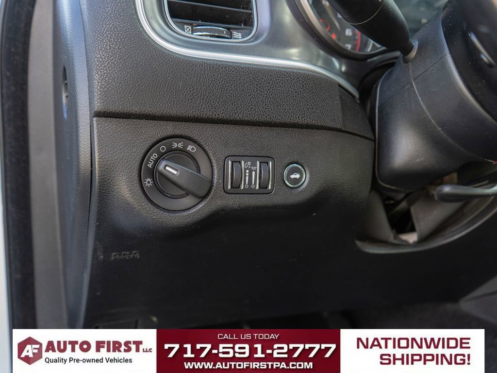 Used 2020 Dodge Charger SXT w/ Leather Interior Group image 18