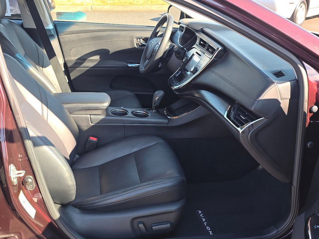 Used 2017 Toyota Avalon Touring w/ Carpet Mat Package image 21