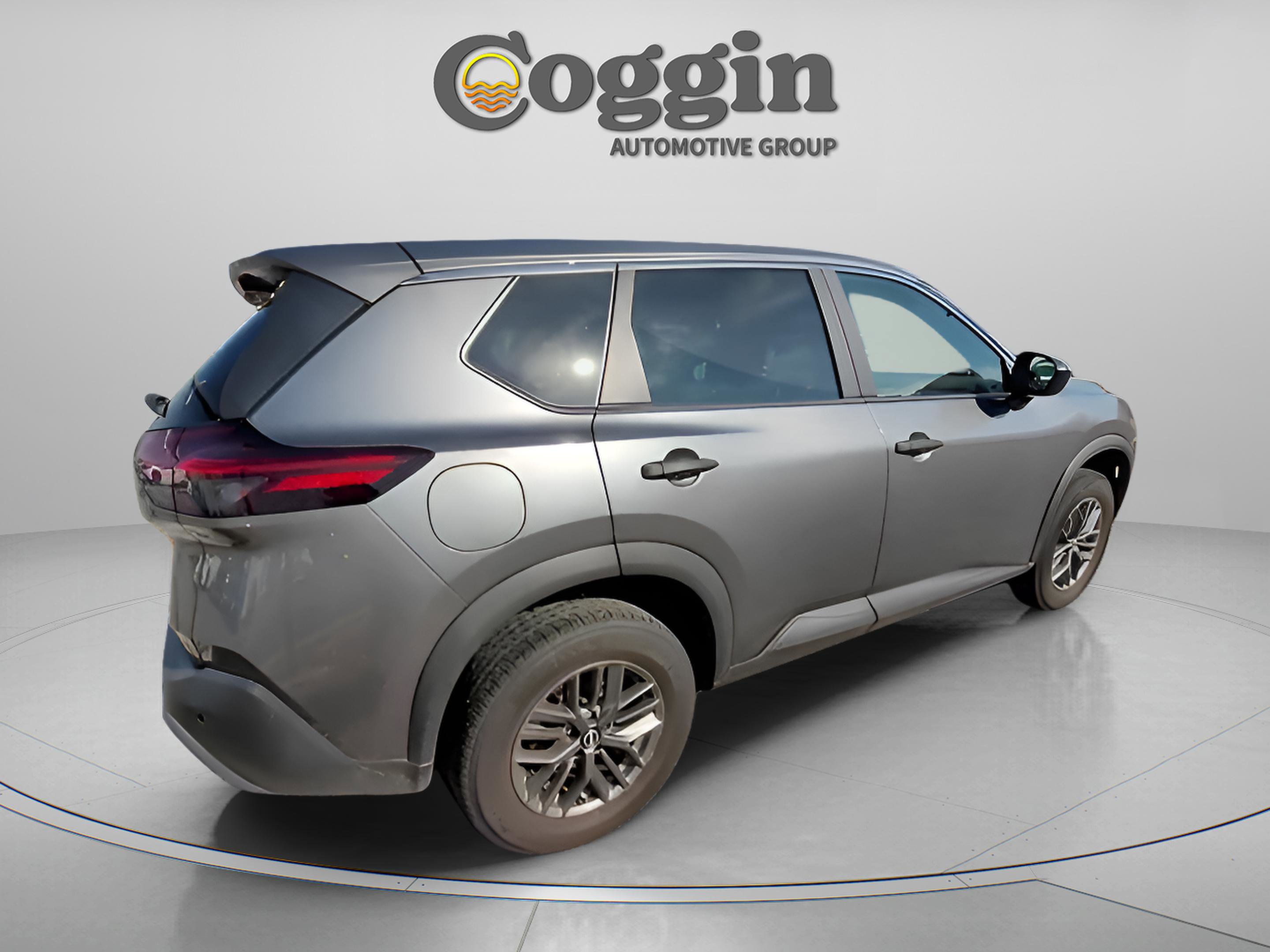 Used 2023 Nissan Rogue S image 10