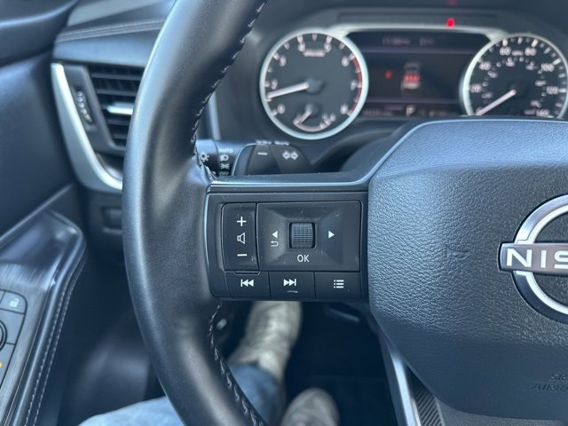 Used 2025 Nissan Rogue SV image 22