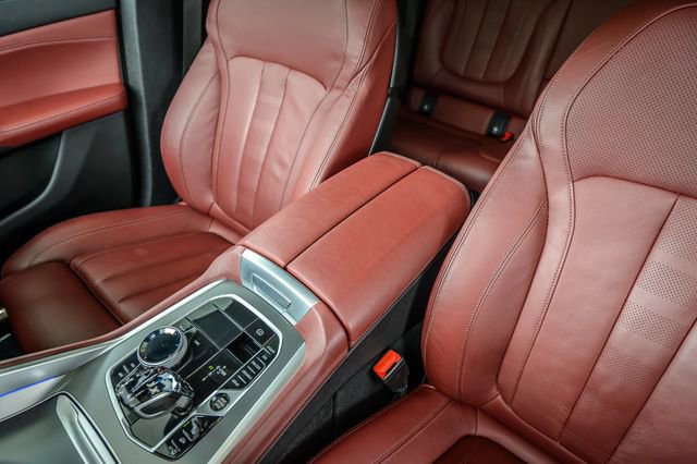 Used 2022 BMW X6 xDrive40i w/ M Sport Package AWD/4WD image 31