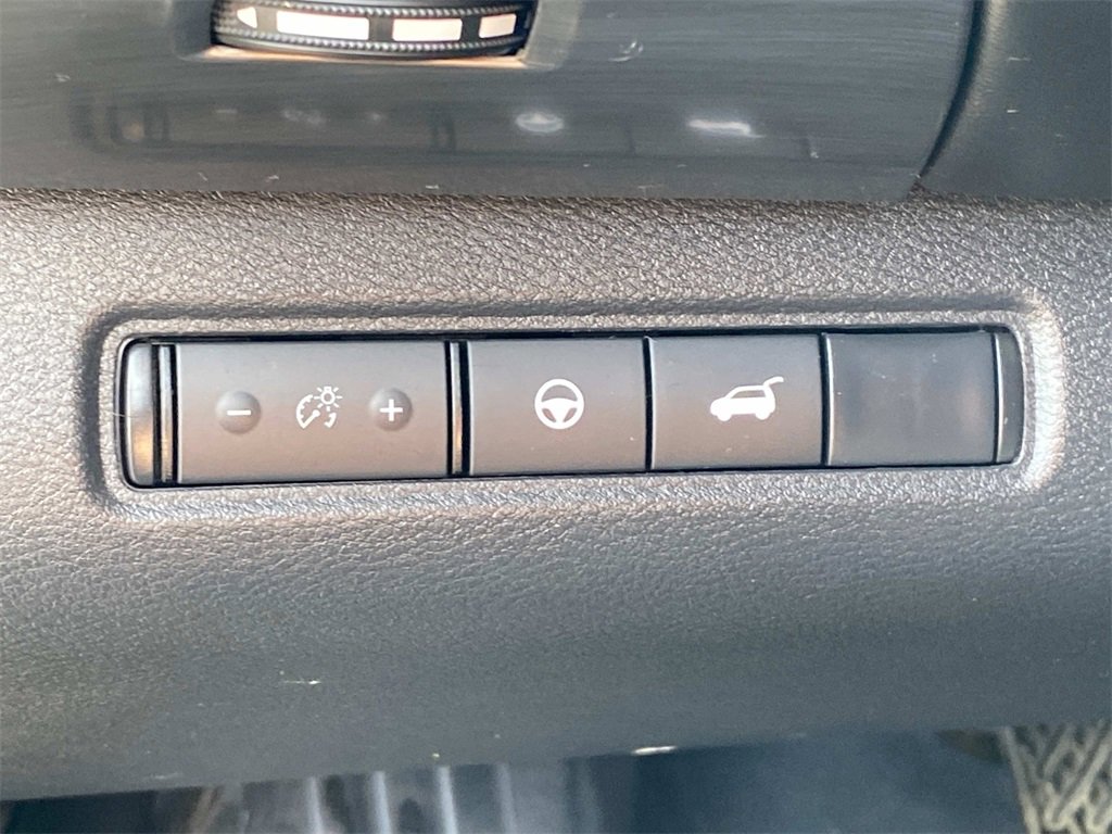 Used 2023 Nissan Pathfinder SL w/ Black Appearance Package image 24