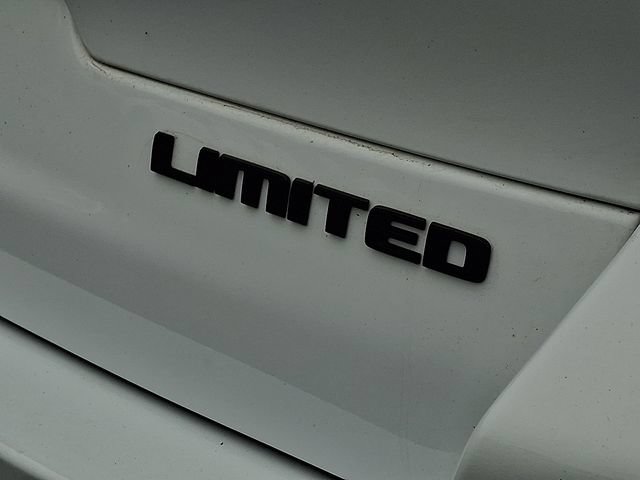 Used 2023 Jeep Grand Cherokee L Limited w/ Black Appearance Package AWD/4WD image 32