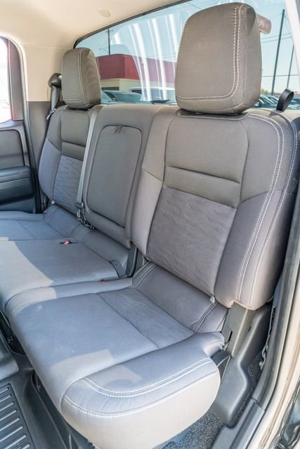 Used 2022 Nissan Frontier SV image 34