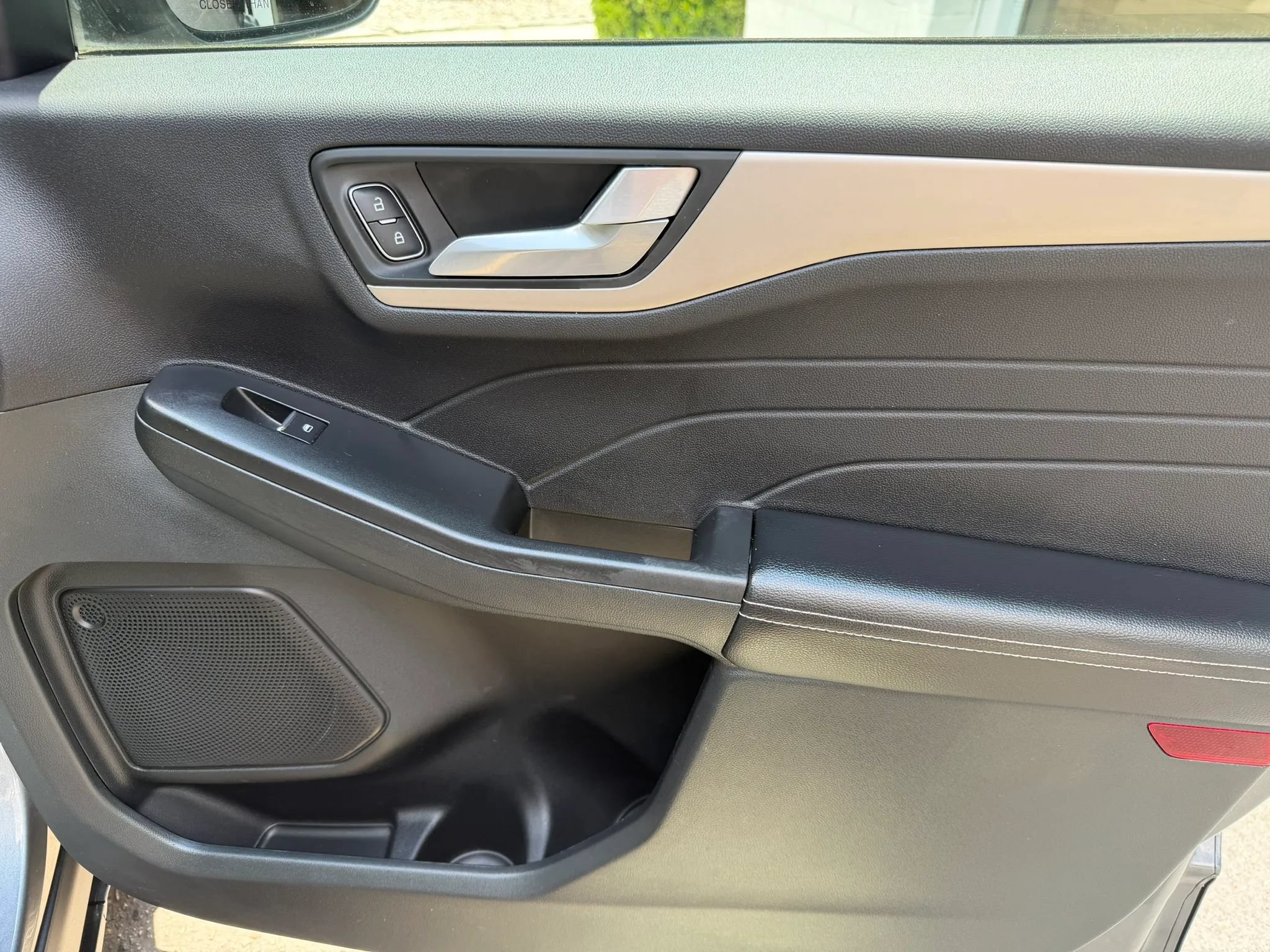 Used 2021 Ford Escape SEL w/ Technology Package FWD image 7
