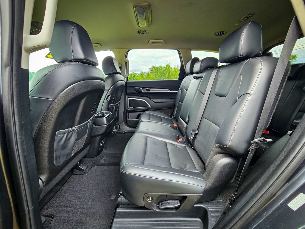 Used 2022 Kia Telluride LX AWD/4WD image 30