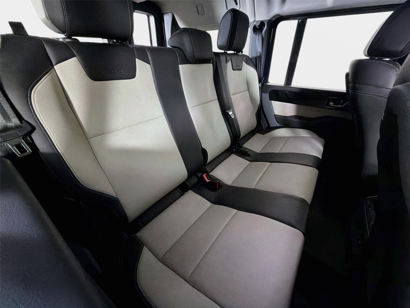 Used 2024 INEOS Grenadier Station Wagon AWD/4WD image 25