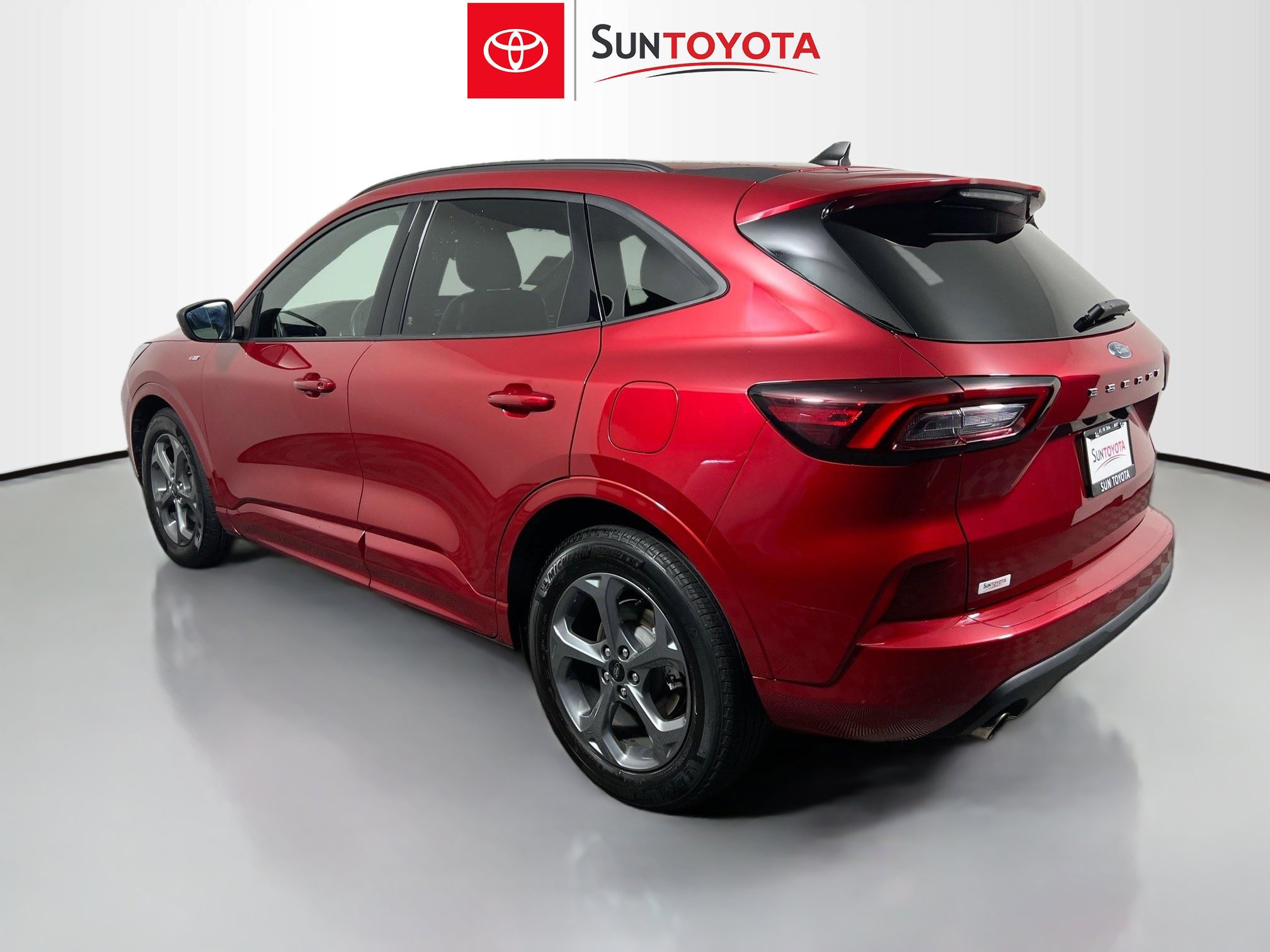 Used 2024 Ford Escape ST-Line image 6