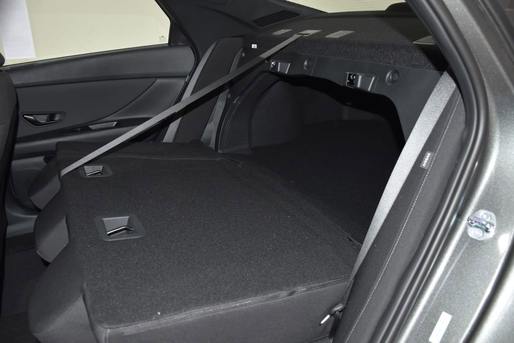 New 2026 Hyundai Elantra Sport image 28