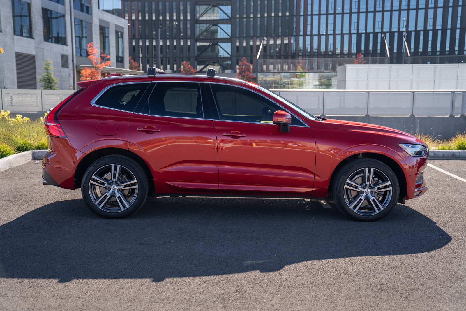 Used 2018 Volvo XC60 T6 Momentum w/ Convenience Package AWD/4WD image 8