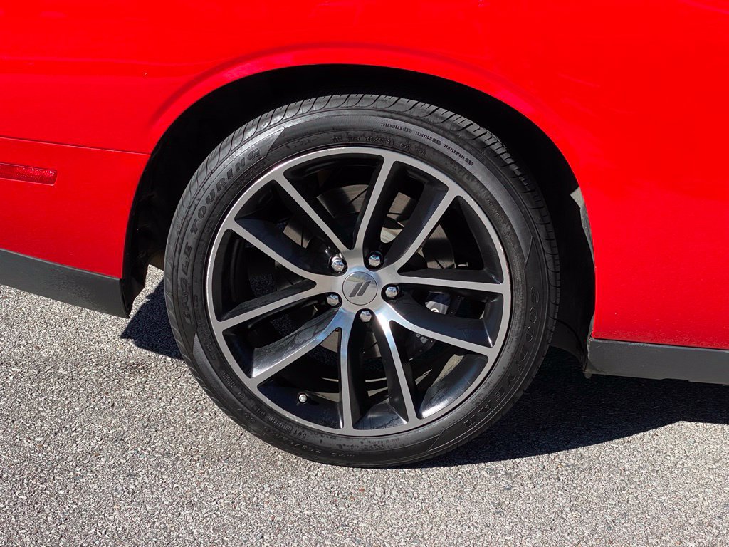 Used 2017 Dodge Challenger R/T Scat Pack w/ Leather Interior Group RWD image 9
