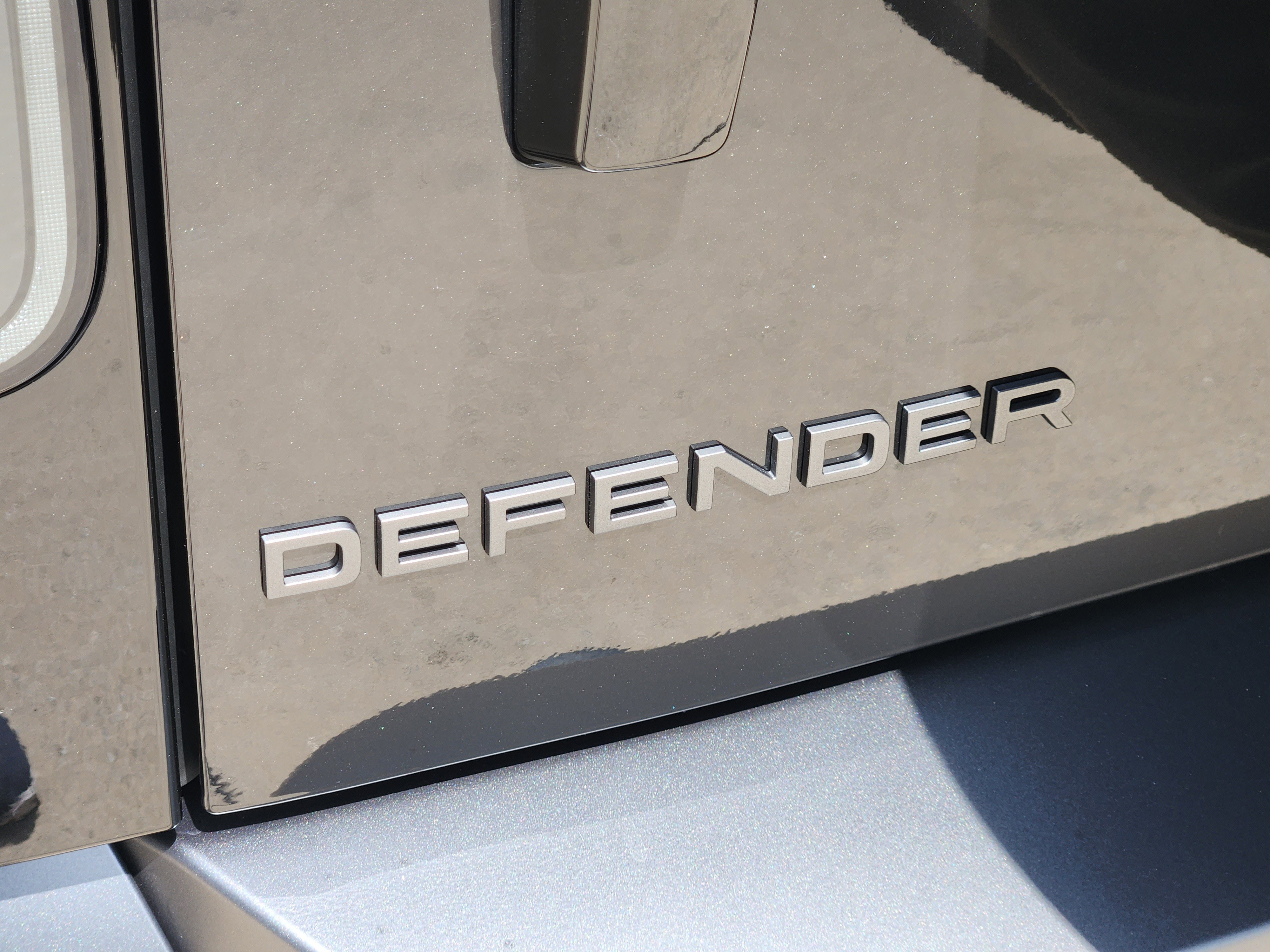 New 2026 Land Rover Defender 110 X-Dynamic SE AWD/4WD image 35