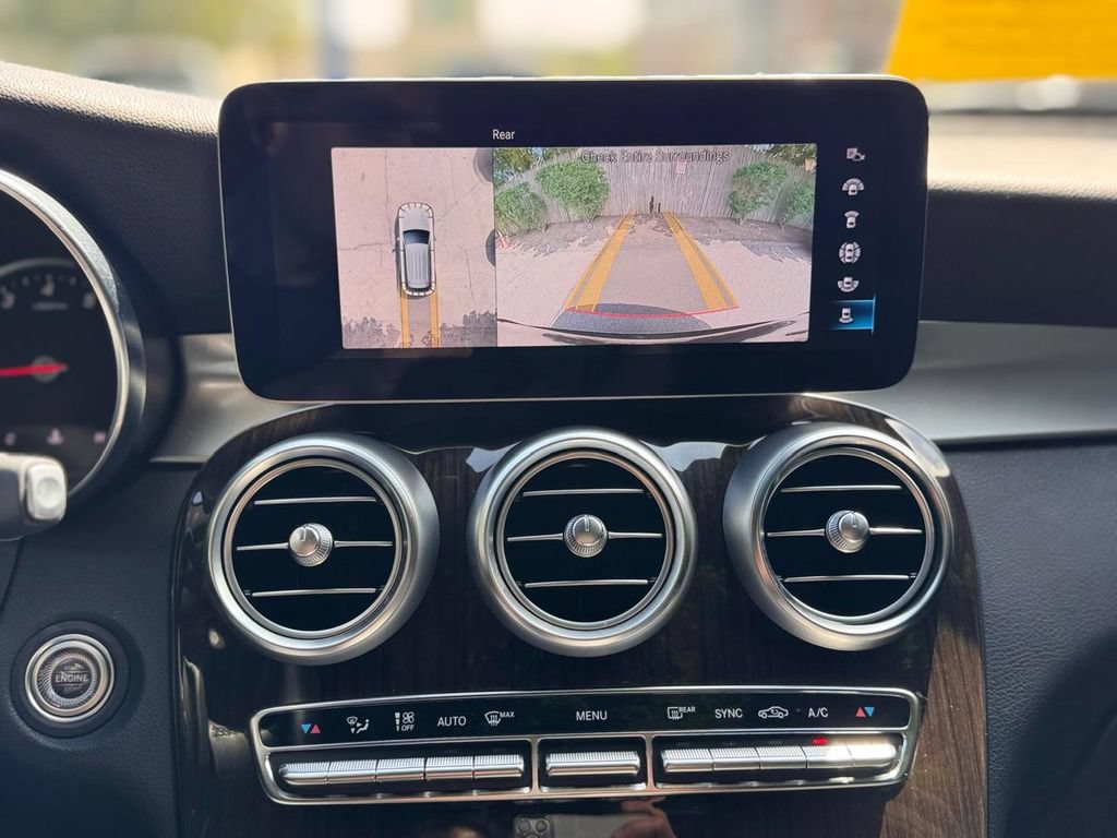Used 2021 Mercedes-Benz GLC 300 4MATIC image 15