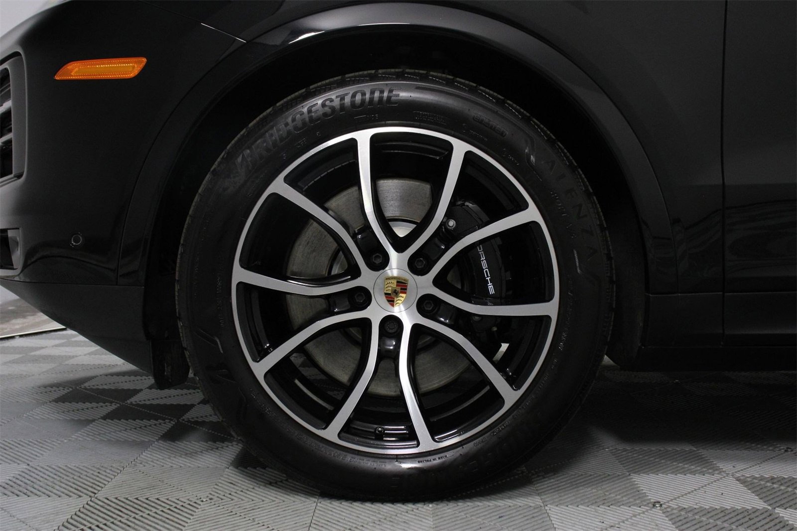 Used 2025 Porsche Cayenne S image 30