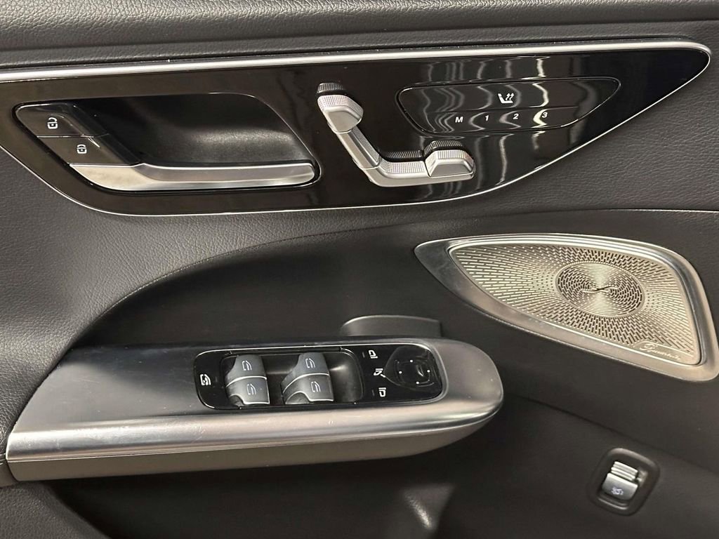 Used 2022 Mercedes-Benz C 300 4MATIC Sedan w/ Pinnacle Trim Package image 13