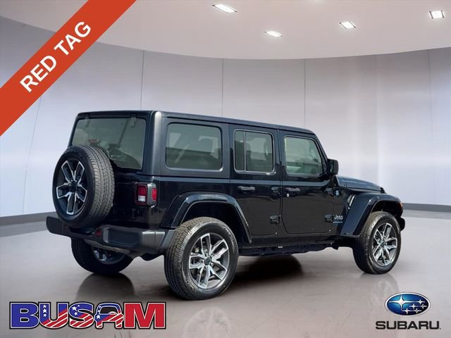 Used 2024 Jeep Wrangler Unlimited image 4