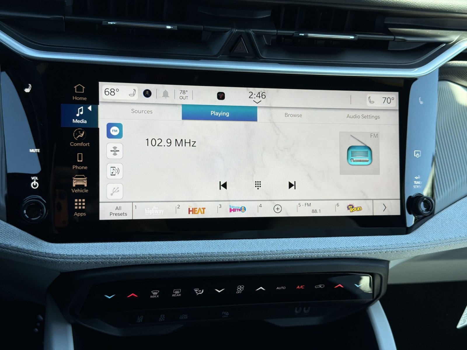 New 2026 Jeep Cherokee Laredo AWD/4WD image 18