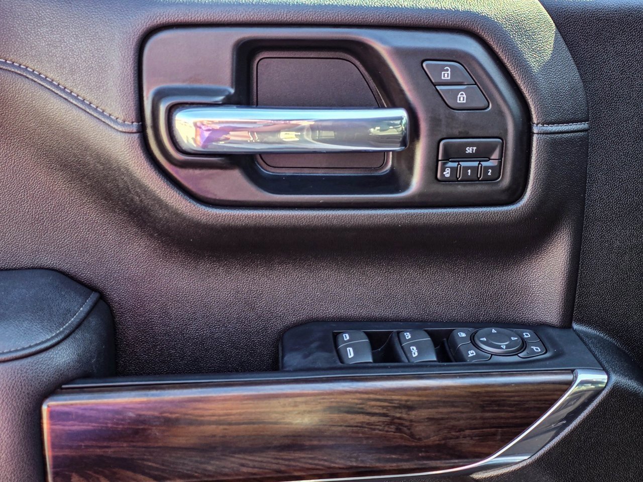 Used 2021 GMC Sierra 1500 SLT image 18