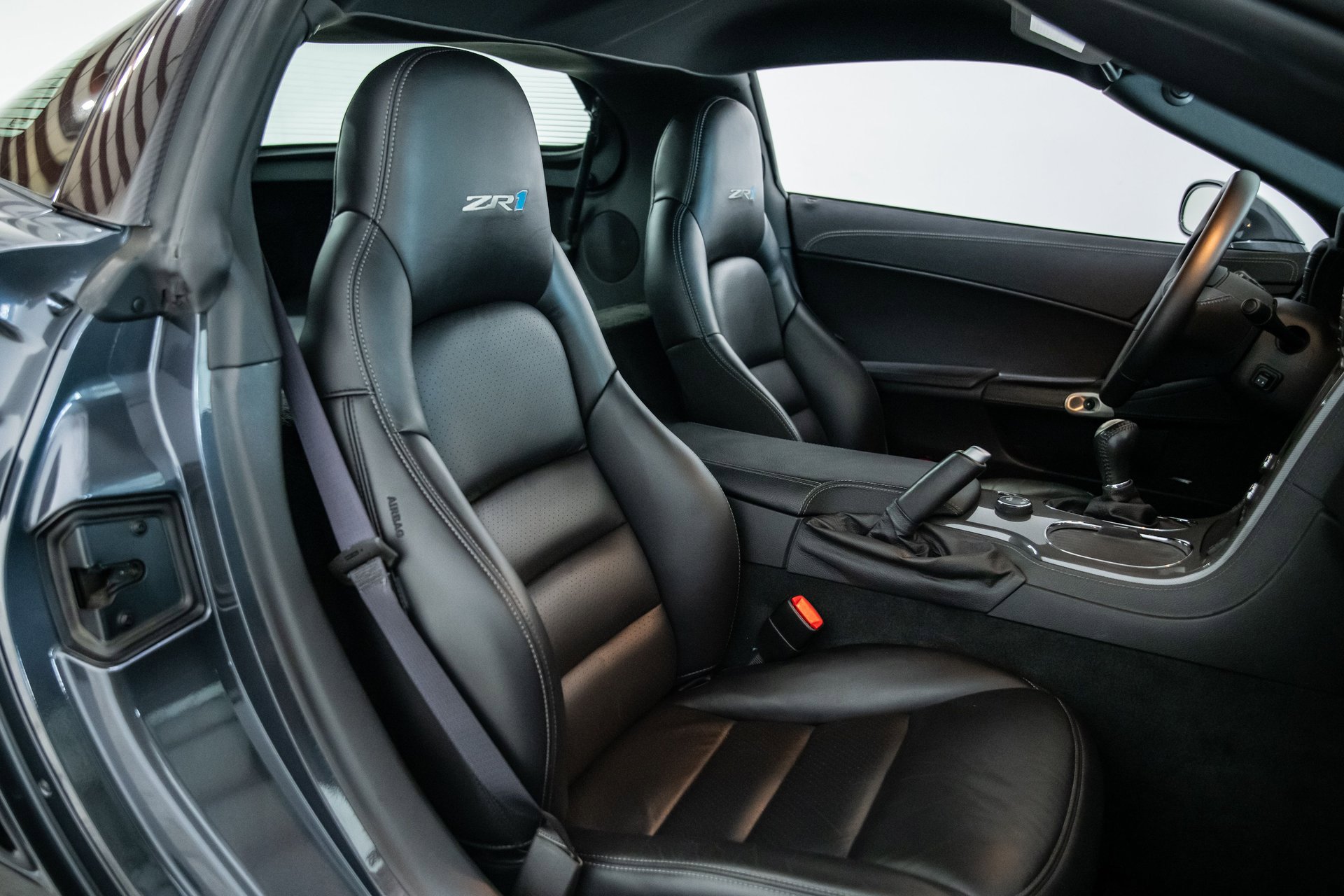 Used 2009 Chevrolet Corvette ZR1 w/ Preferred Equipment Group image 13