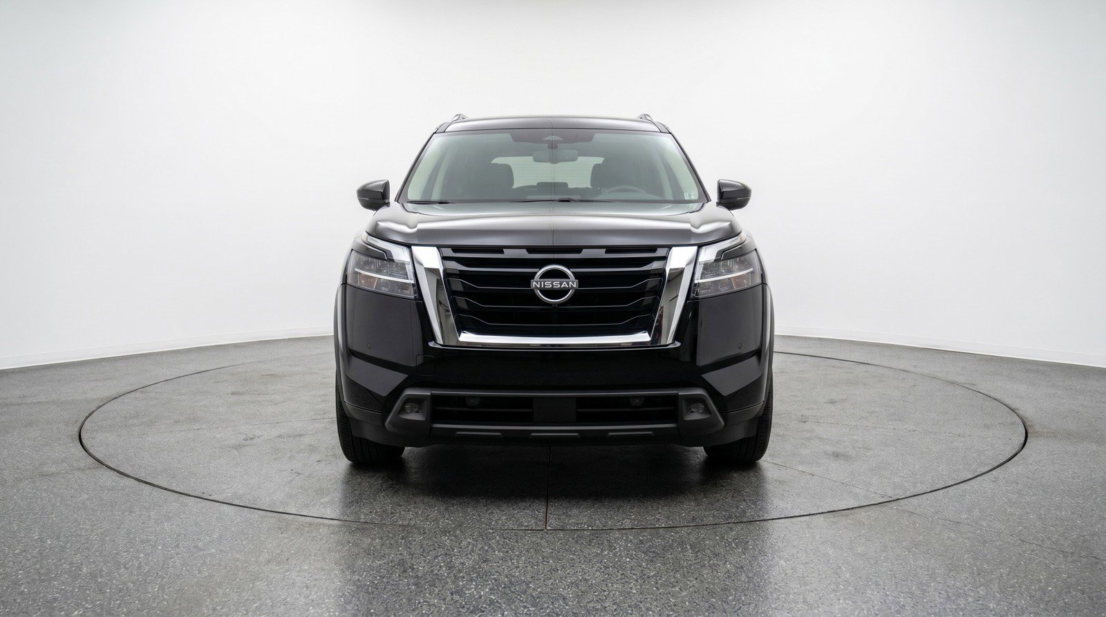 Used 2025 Nissan Pathfinder SV FWD image 2