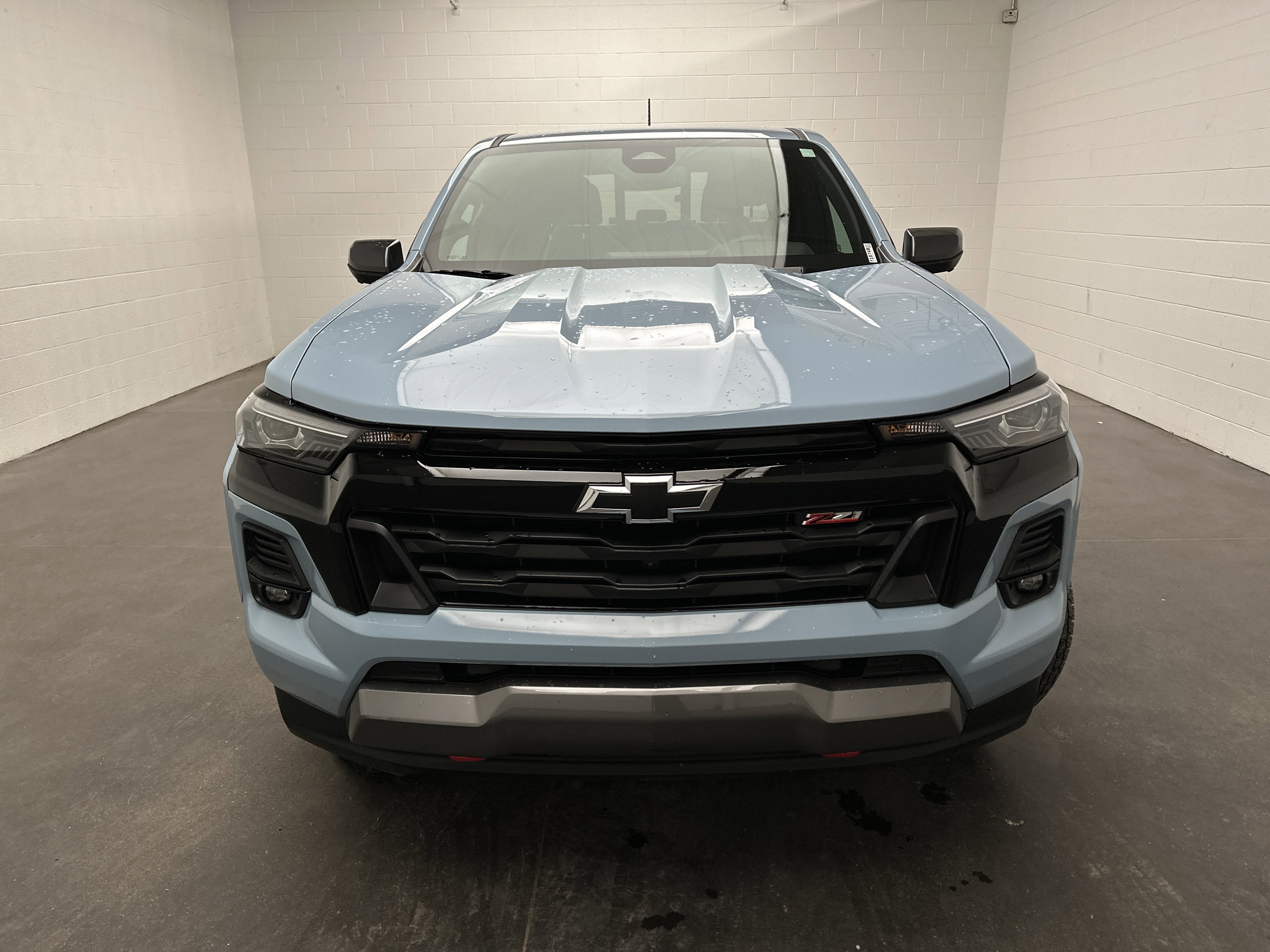 Used 2025 Chevrolet Colorado Z71 w/ Technology Package image 3
