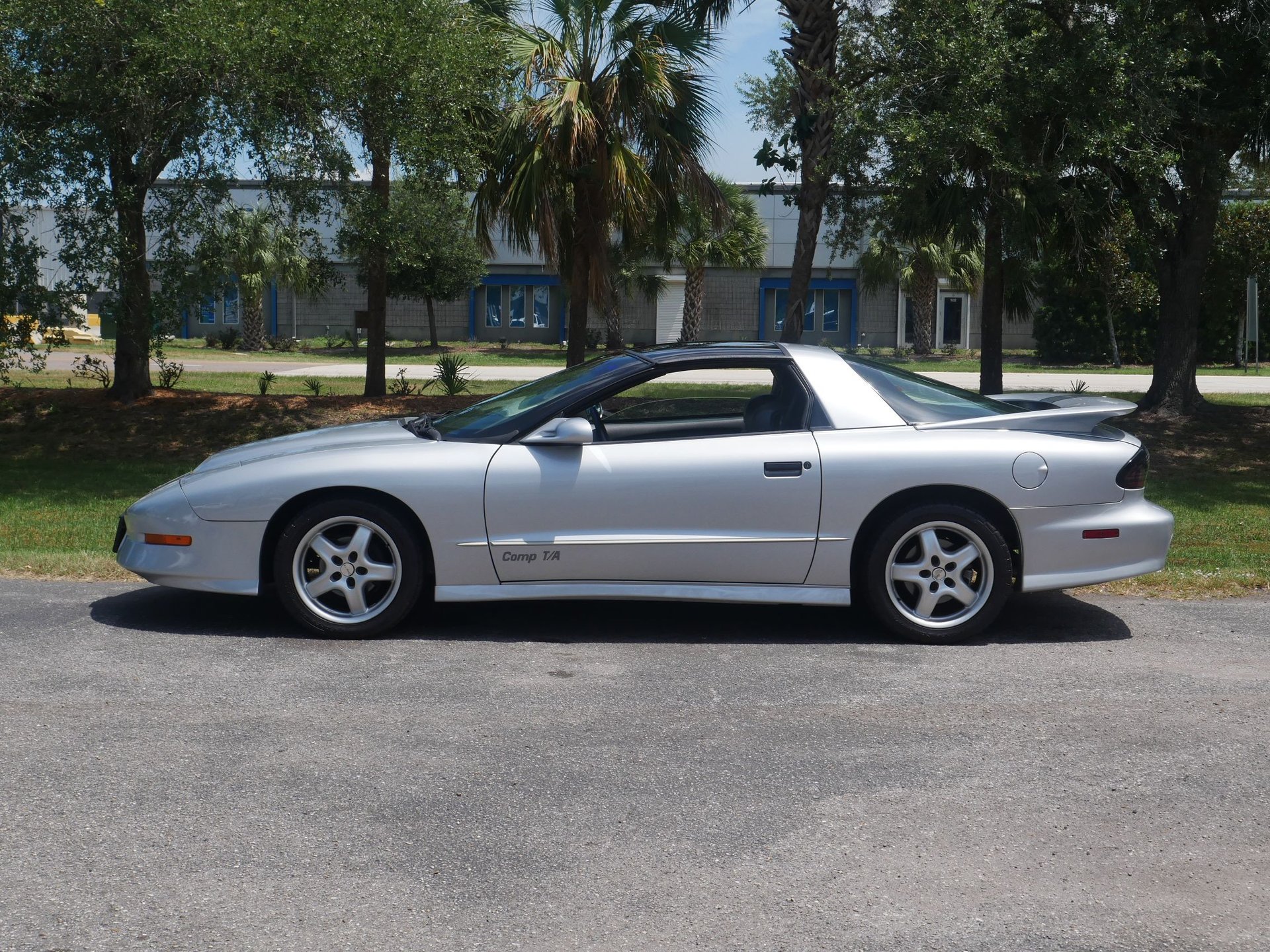 Used 1997 Pontiac Firebird Trans Am RWD image 15