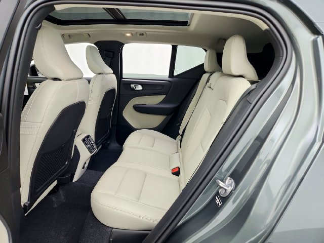 New 2026 Volvo XC40 B5 Ultra w/ Climate Package AWD/4WD image 24