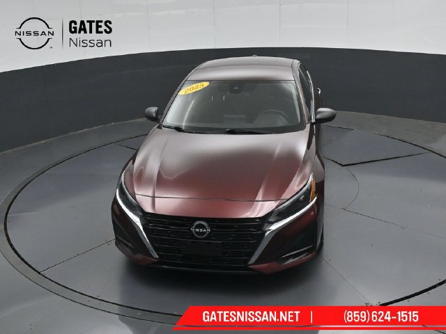 Used 2025 Nissan Altima 2.5 SV FWD image 46