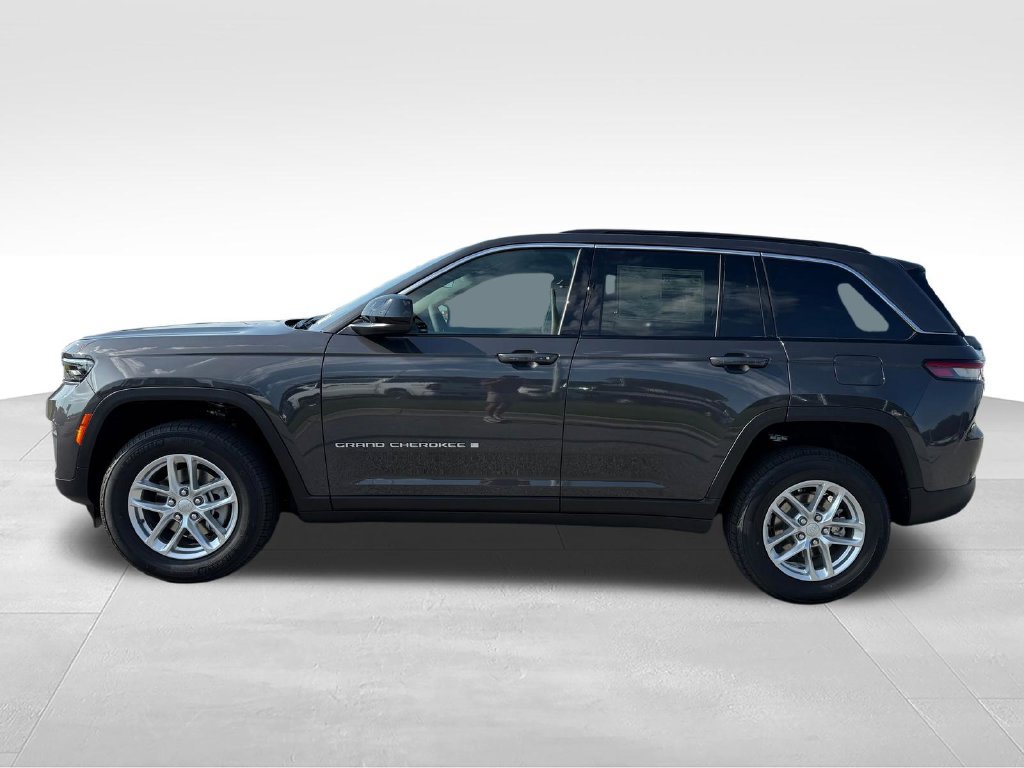 New 2026 Jeep Grand Cherokee Laredo RWD image 2