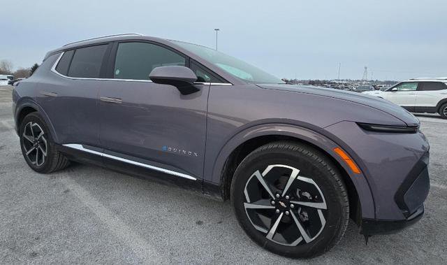 Used 2025 Chevrolet Equinox EV LT image 3