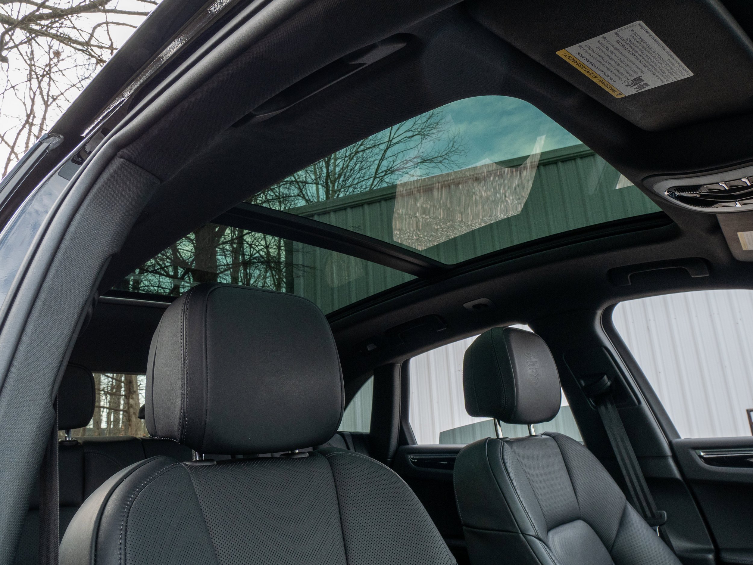 Certified 2025 Porsche Macan AWD/4WD image 38