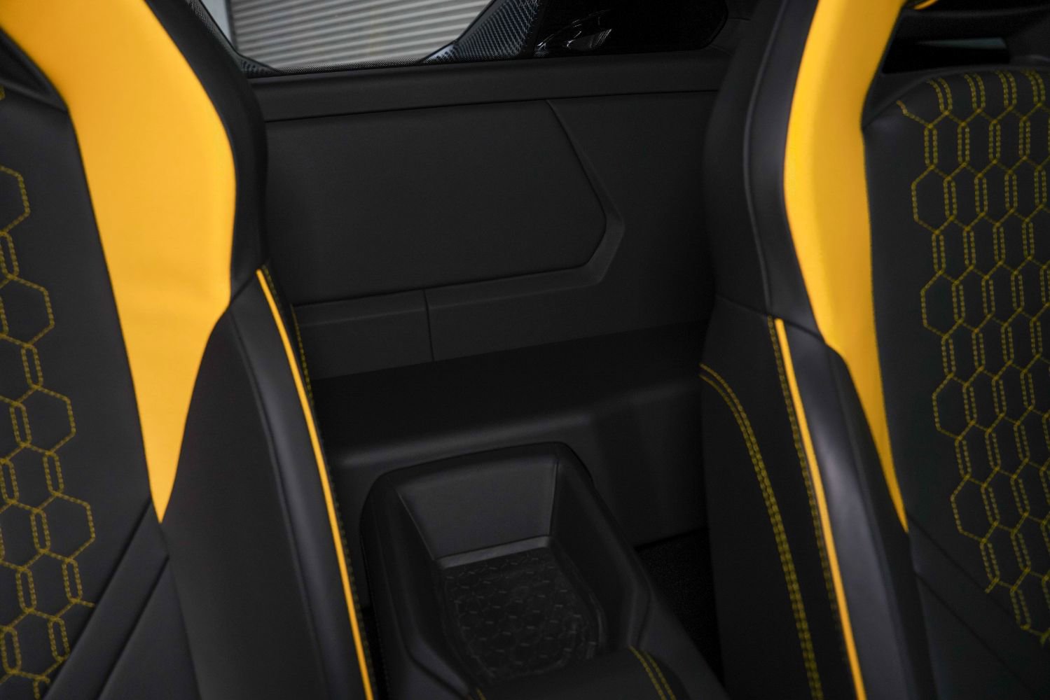 Used 2024 Lamborghini Revuelto AWD/4WD image 38