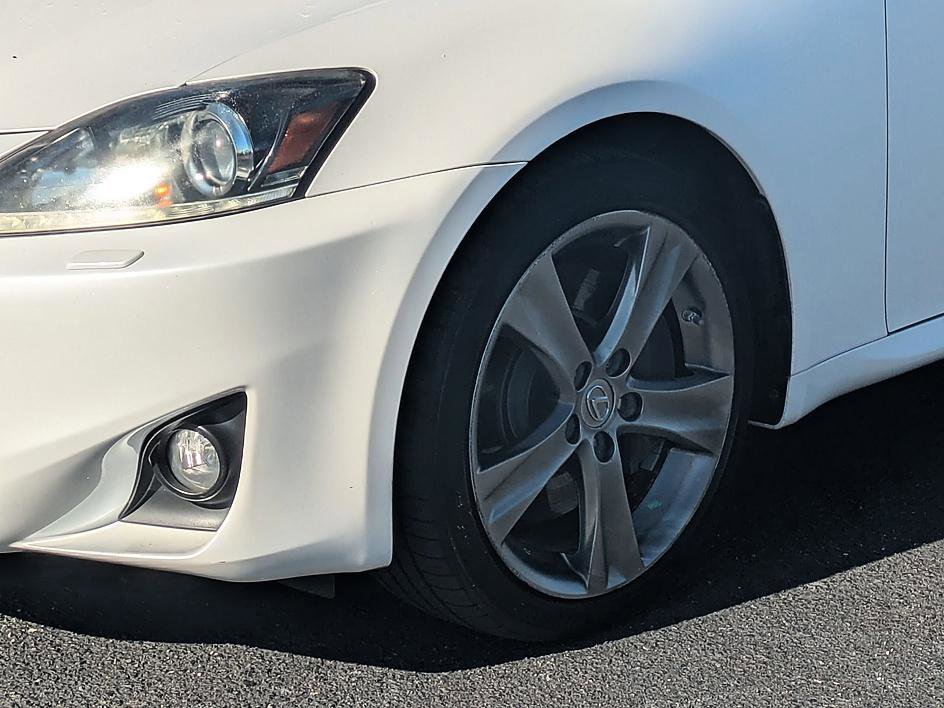 Used 2012 Lexus IS 350 w/ Premium Pkg Value Edition RWD image 9