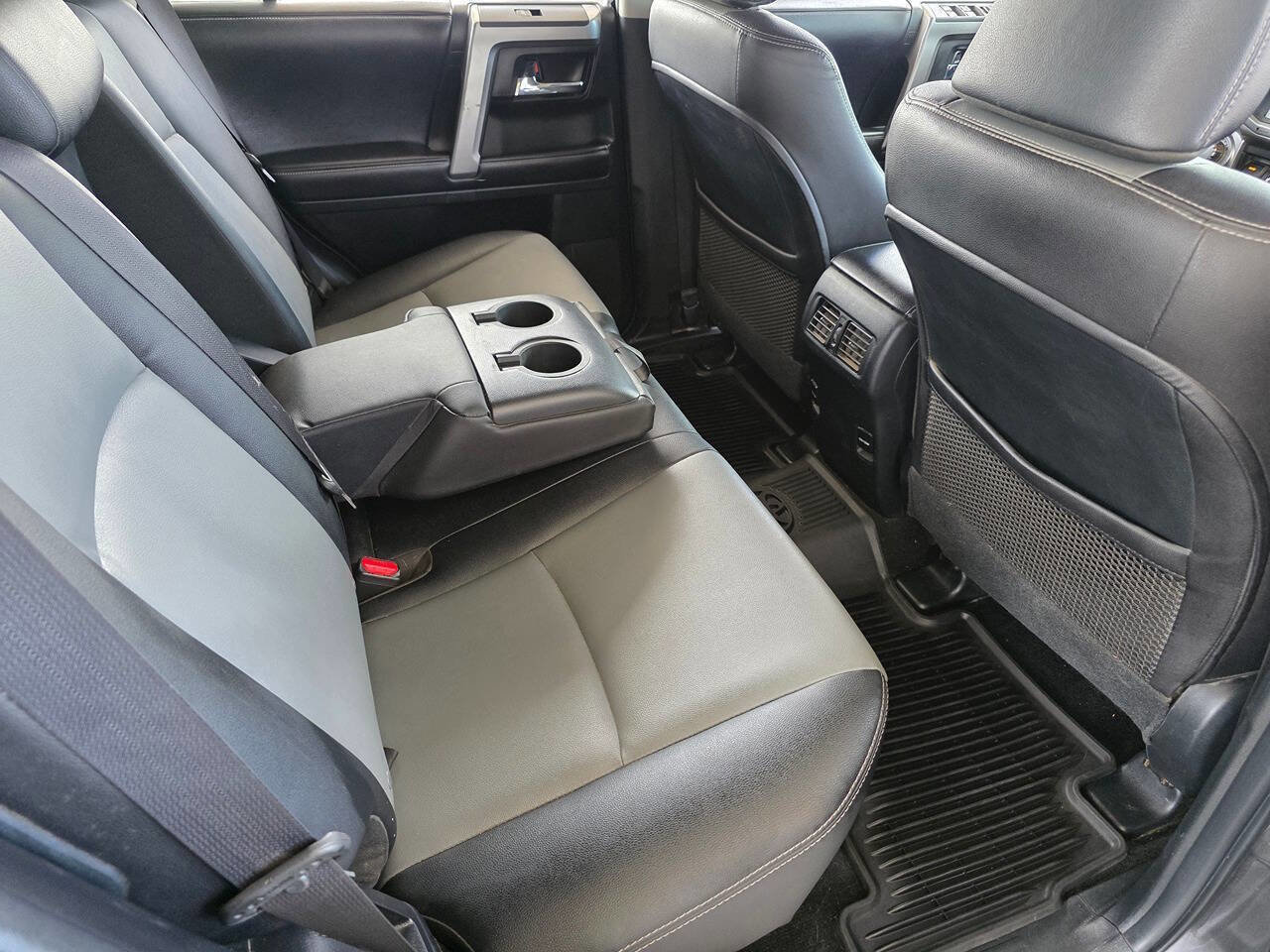 Used 2018 Toyota 4Runner SR5 Premium AWD/4WD image 27