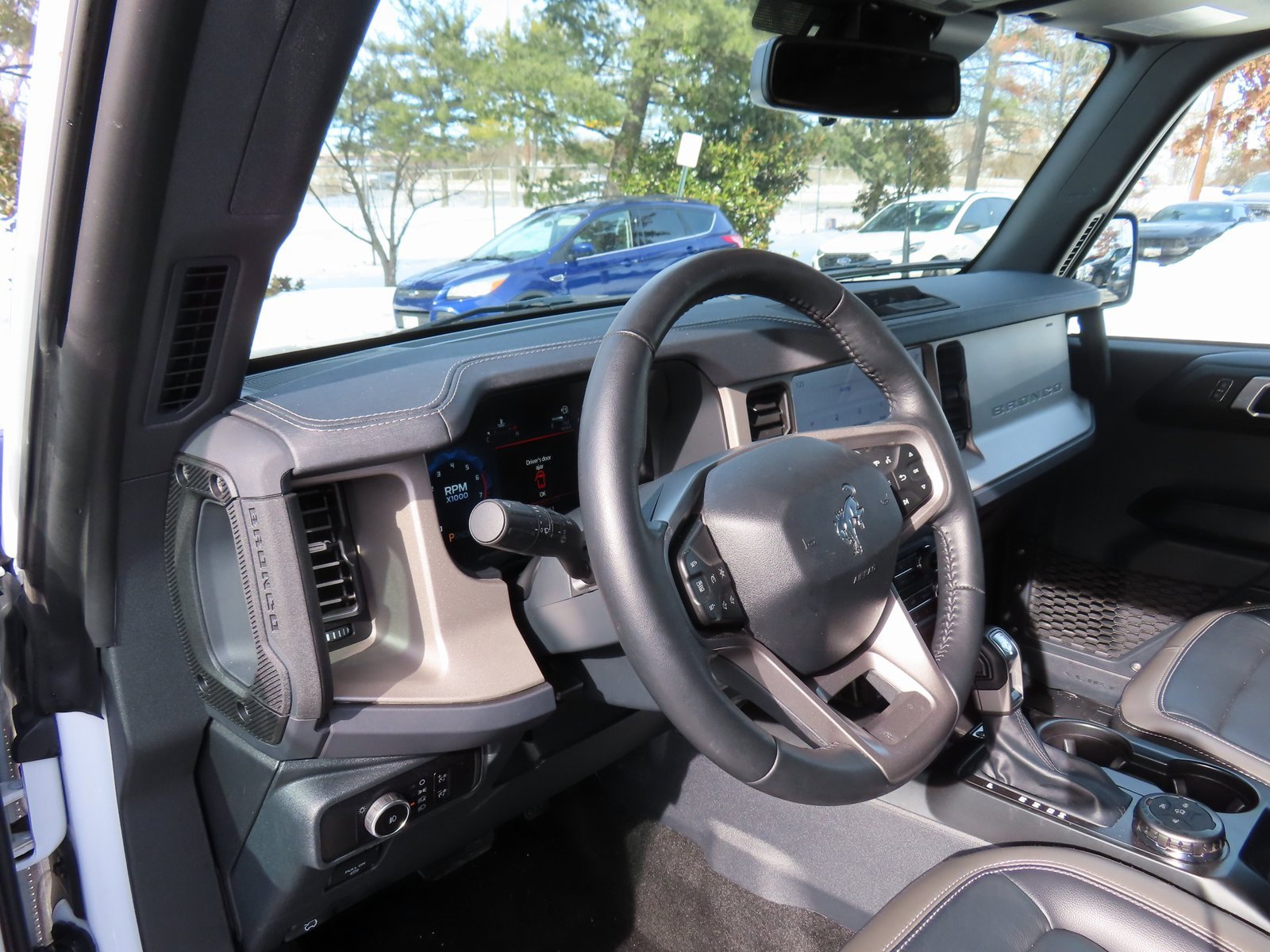 Used 2025 Ford Bronco Outer Banks image 14