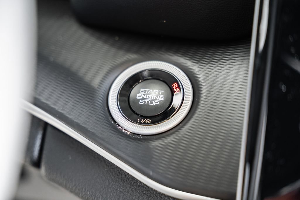 New 2025 Jeep Grand Cherokee Laredo X w/ Luxury Tech Group I image 27