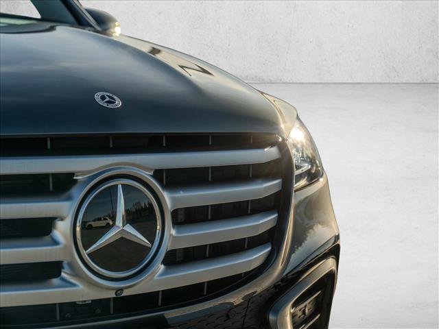 Used 2025 Mercedes-Benz GLS 450 4MATIC image 6