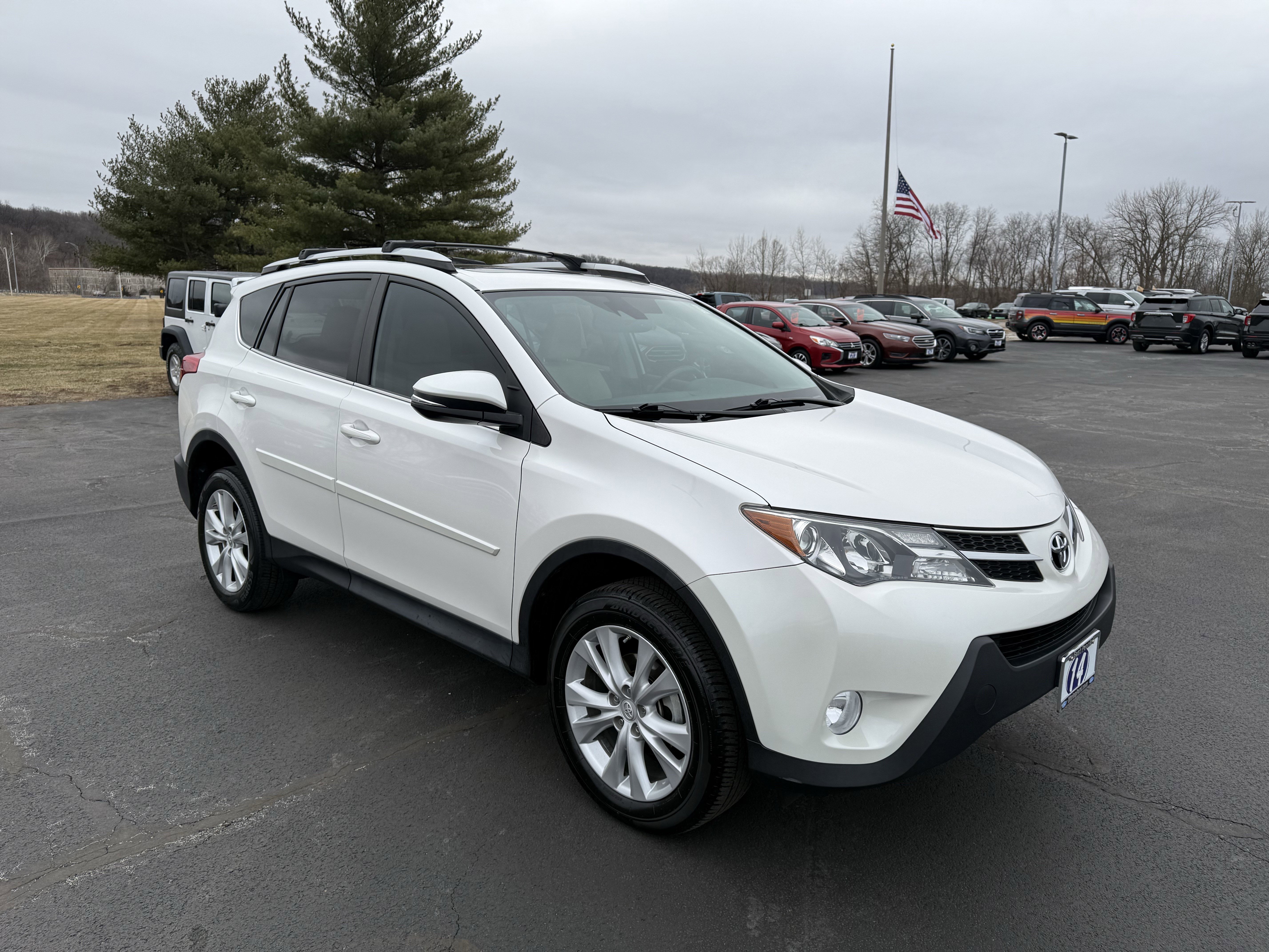 Used 2014 Toyota RAV4 Limited w/ Technology Package image 7