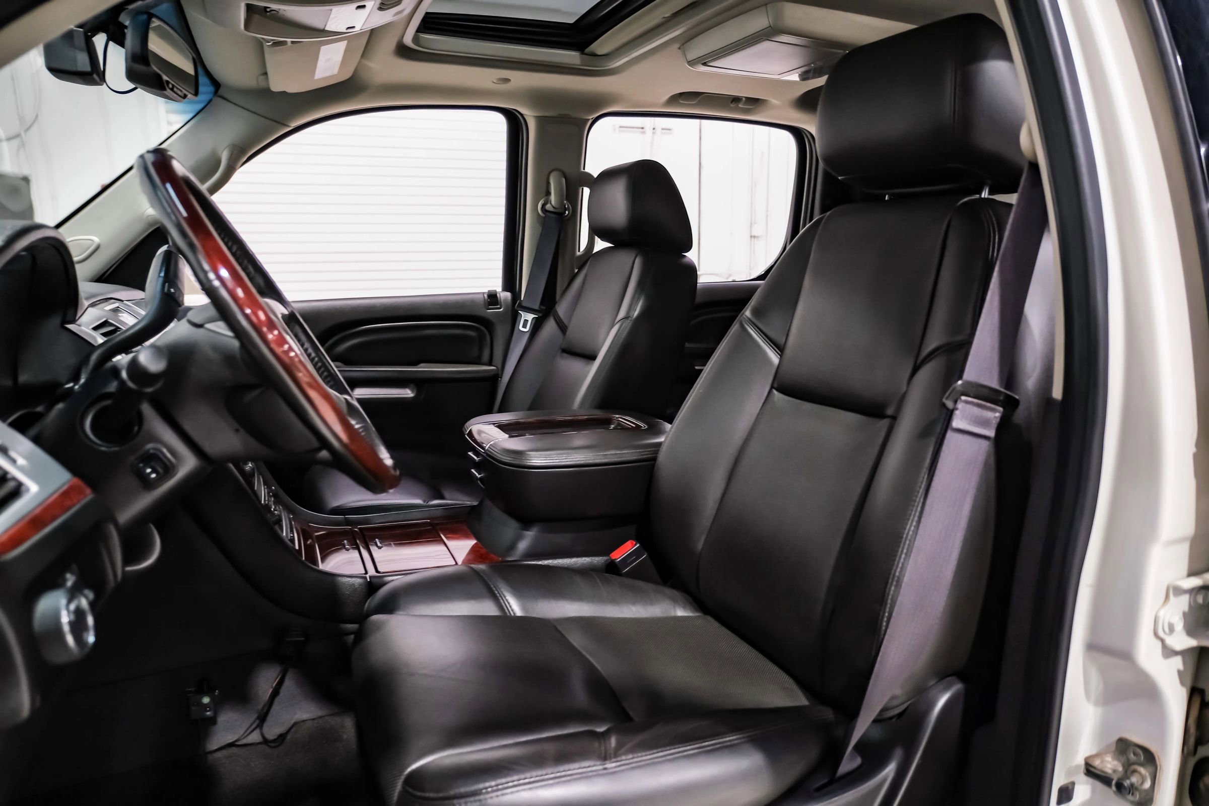 Used 2013 Cadillac Escalade EXT Premium AWD/4WD image 32