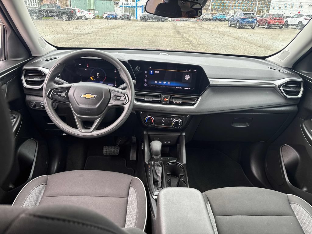 Used 2024 Chevrolet TrailBlazer LT FWD image 21