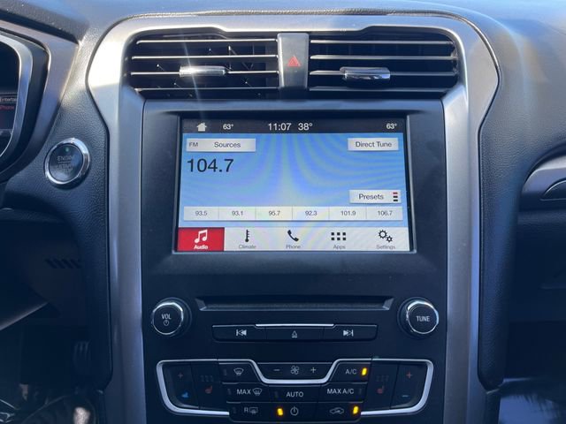 Used 2017 Ford Fusion SE w/ Equipment Group 201A image 18