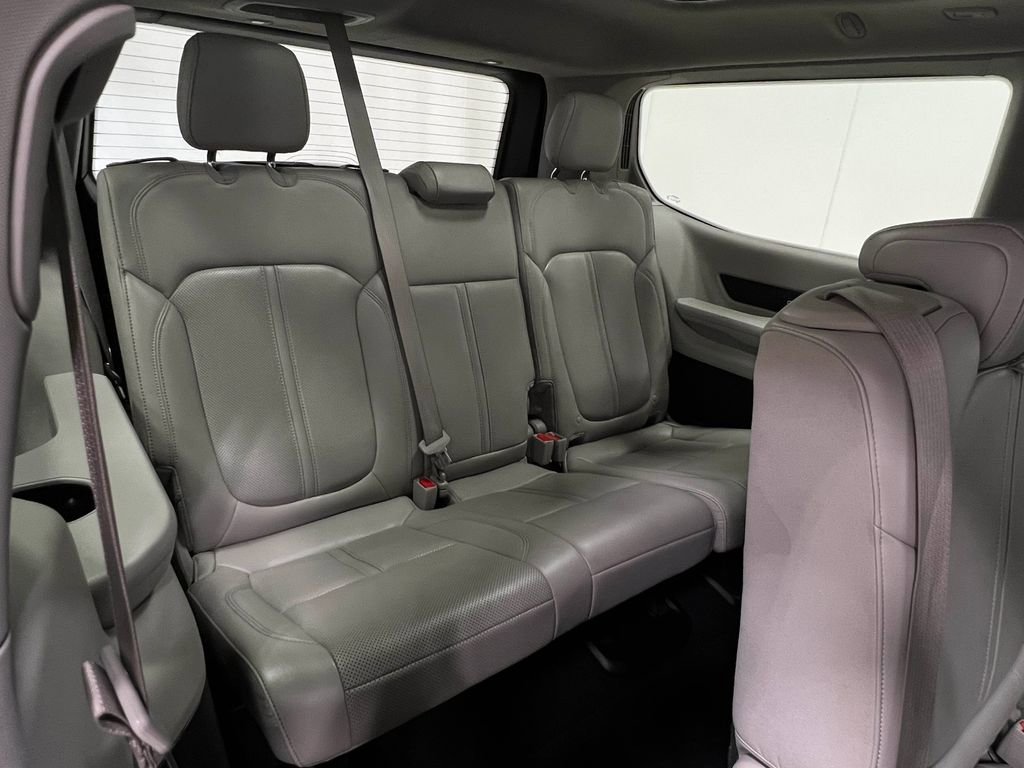 Used 2022 Jeep Wagoneer Series III w/ Premium Group I image 35