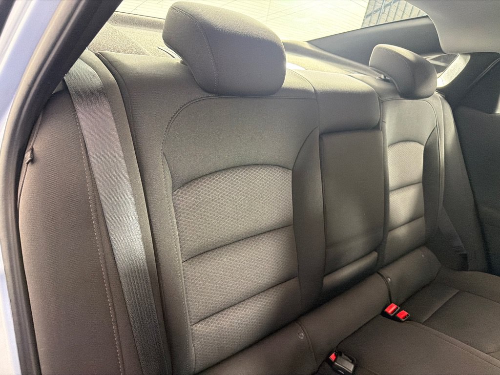 Used 2018 Chevrolet Malibu LT FWD image 19