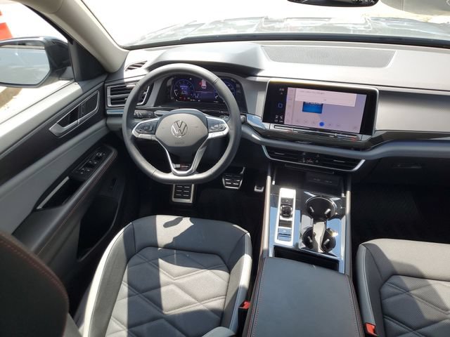 Certified 2025 Volkswagen Atlas Peak Edition SE AWD/4WD image 7